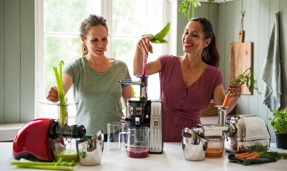 راهنمای خرید آبمیوه گیری | هر آنچه که در زمان خرید آبمیوه گیری میخواهید بدانید.